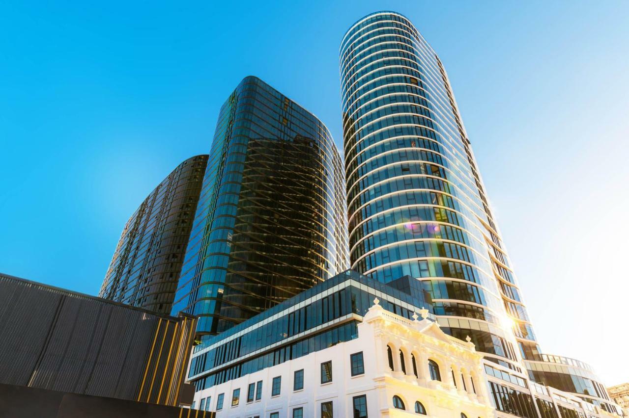 เอฟวี บริสเบน บาย เป็ปเปอร์ส Aparthotel ภายนอก รูปภาพ The complex at sunset