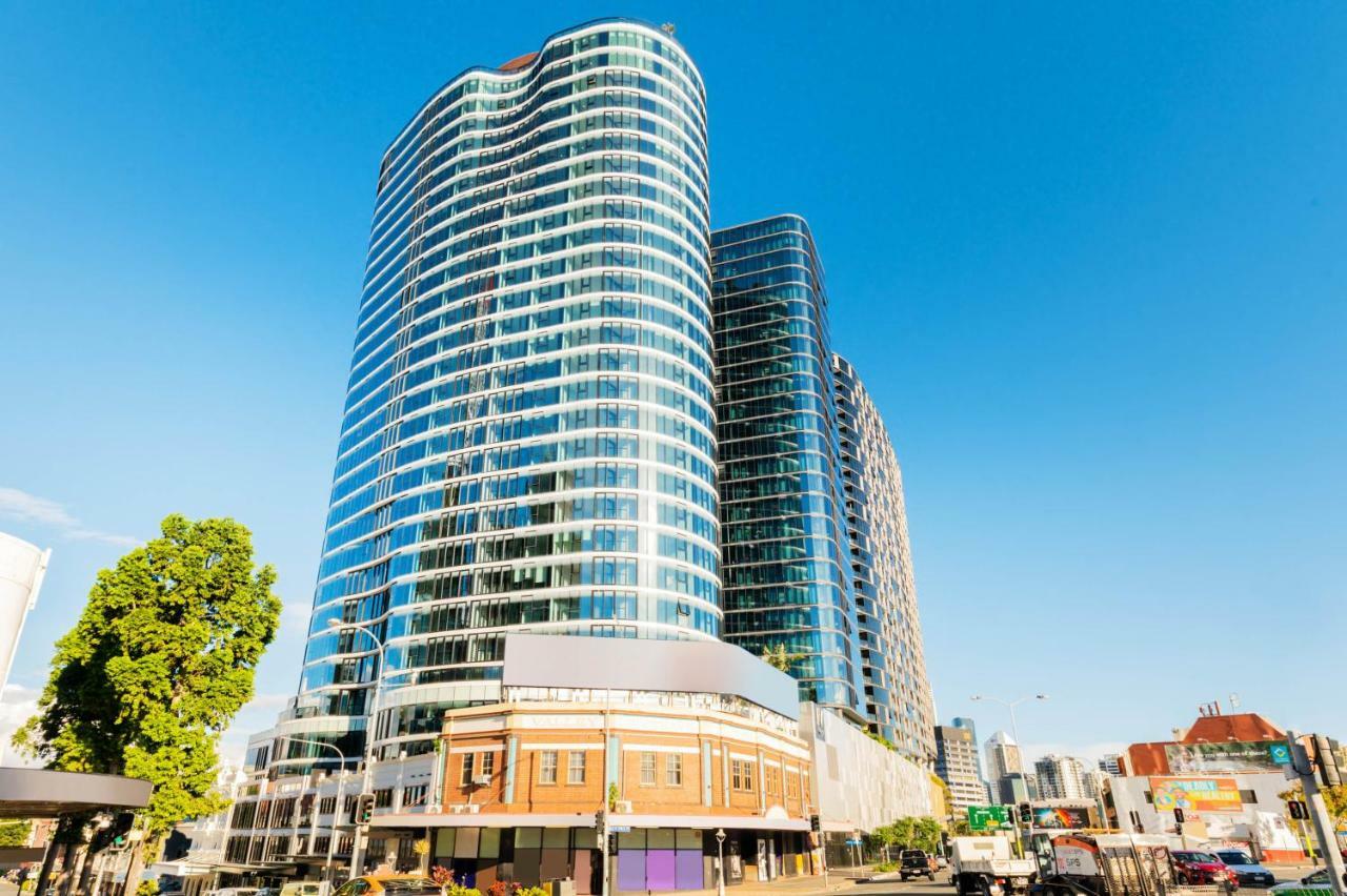 เอฟวี บริสเบน บาย เป็ปเปอร์ส Aparthotel ภายนอก รูปภาพ The complex