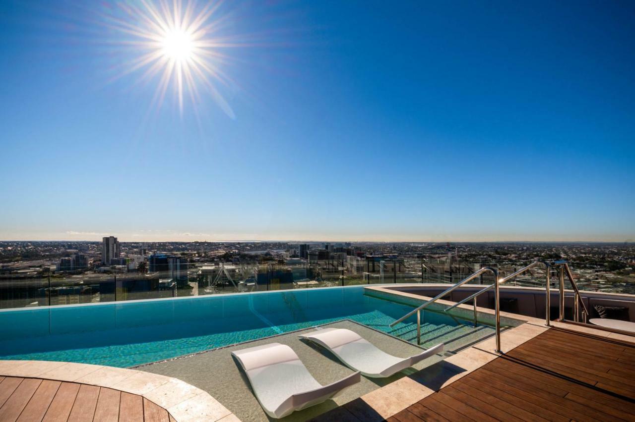 เอฟวี บริสเบน บาย เป็ปเปอร์ส Aparthotel ภายนอก รูปภาพ Skyline pool
