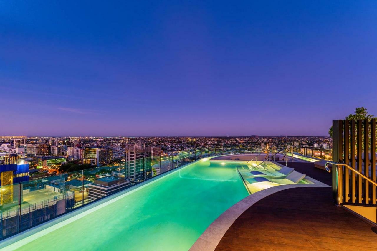 เอฟวี บริสเบน บาย เป็ปเปอร์ส Aparthotel ภายนอก รูปภาพ Skyline pool