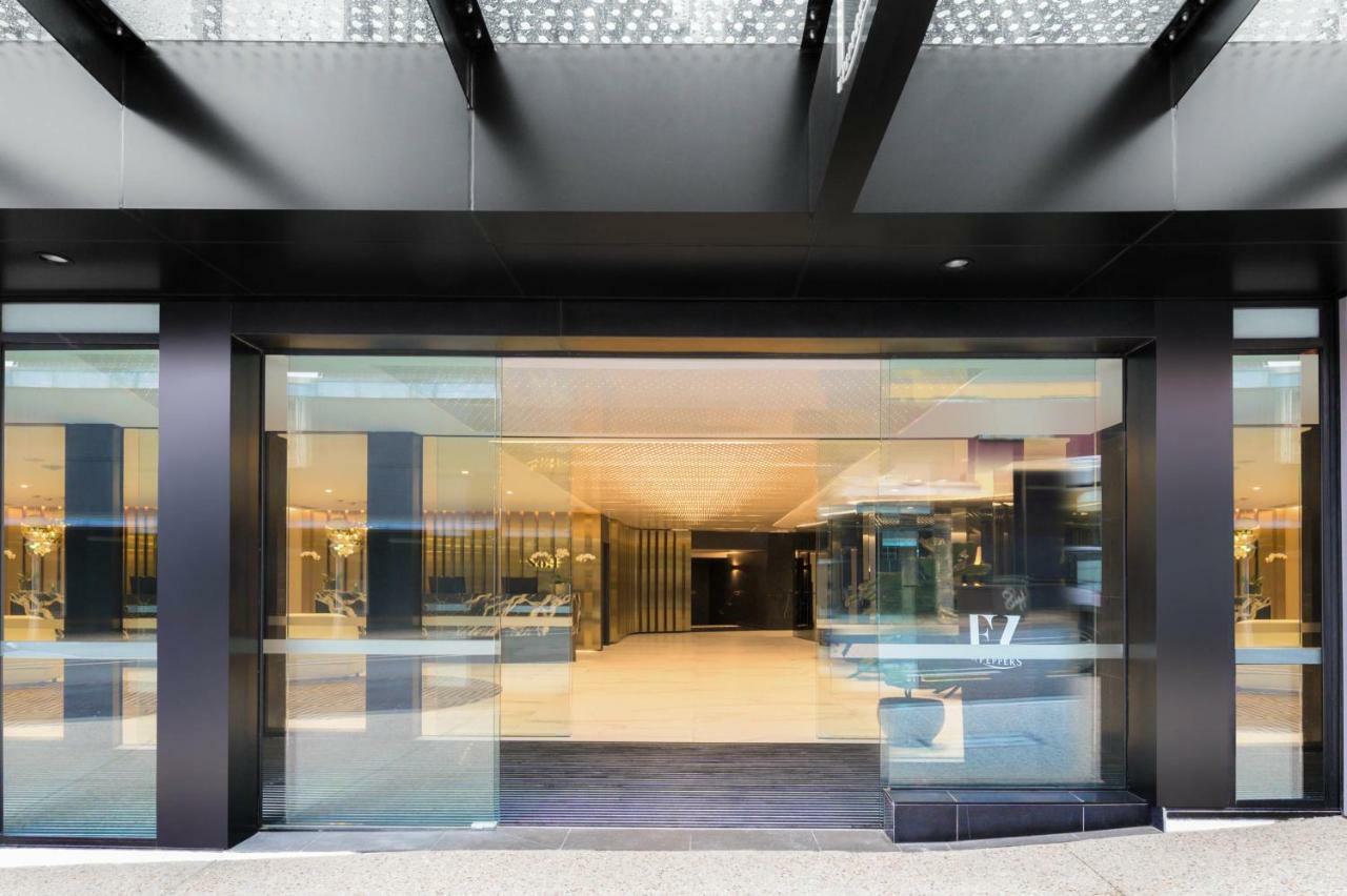 เอฟวี บริสเบน บาย เป็ปเปอร์ส Aparthotel ภายนอก รูปภาพ Entrance to the hotel